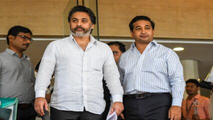 ठाकरेंनंतर आता राणे बंधुंमध्येही फूट, “नको ती स्टेटमेंट देऊ नका, अंगाशी येईल तुमच्या,” नितेश राणेंनी थेट स्क्रिनशॉटच केला शेअर