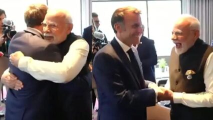VIRAL VIDEO : “आजकाल तुम्ही सगळे ट्विटरवर….”, मोदींची मॅक्रोन यांना कानपिचकी; इमॅन्युएल यांनीही हसून दिली दाद