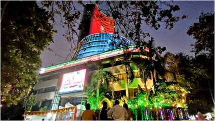 Share Market : इराण-इस्त्रायल युद्धाचे बाजारात पडसाद, ‘या’ शेअर्समध्ये विक्रीचा दबाव, तर सेन्सेक्स ८०० अंकांनी घसरला