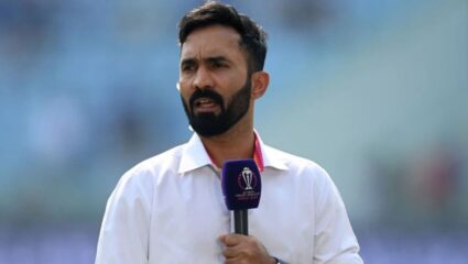 IND Vs ENG : ‘विश्वास ठेवणार नसाल तर का खेळवायचे..?’, दिनेश कार्तिकचा टीम इंडियाच्या मॅनेजमेंटवर पारा चढला.. 