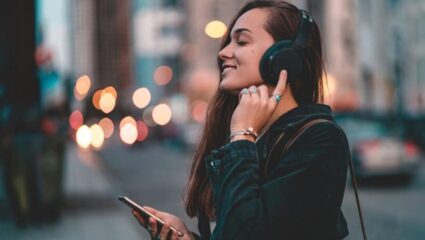 World Music Day 2025: आयुष्य सुंदर आहे फक्त त्याला संगीताची जोड असावी