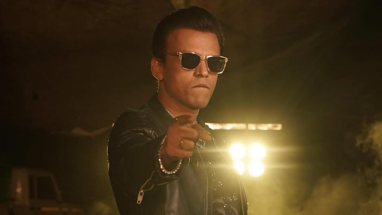 अभिजीतच्या या फोटोवर चाहत्यांसह अनेक कलाकारांनी देखील कंमेंट करून चांगला प्रतिसाद दिला आहे. हा नवा लूक पाहून चाहते चकीत झाले आहेत. 