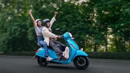 Advanced फिचर्ससह Bajaj Chetak ची नवी इलेक्ट्रिक स्कूटर, किंमत वाचून म्हणाल योग्य पर्याय