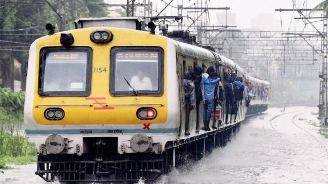 मुंब्रा येथे घडलेल्या दुर्घटनेमुळे मुंबई लोकल ट्रेनबद्दलच्या सुधारणेबाबत अनेक निर्णय घेण्यात येत आहेत. ऑटोमॅटिक दरवाजा बंद होण्याचे तंत्र विकसित होण्याची शक्यता आहे. लोकल ट्रेनच्या फेऱ्यांमध्ये वाढ करावी अशी मागणी करण्यात आली आहे.