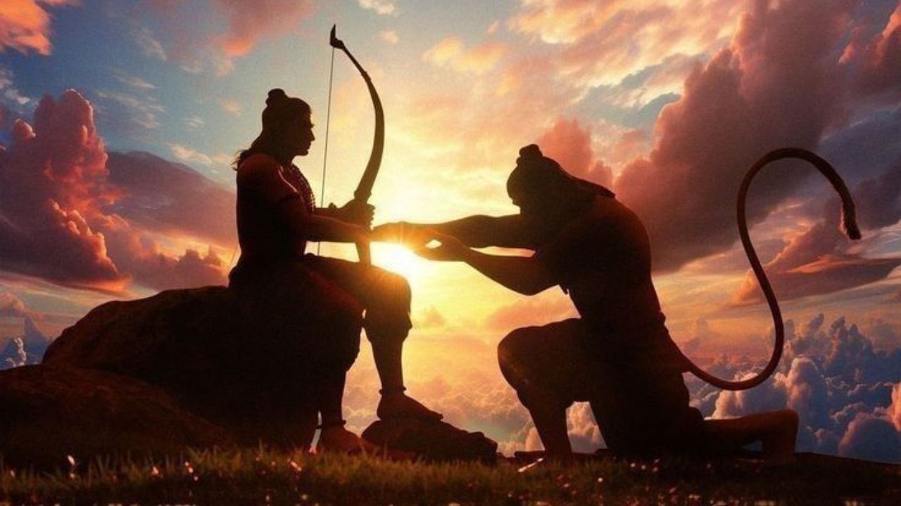 शिवजींनी पार्वतीजींना सांगितले होते की जेव्हा तुम्ही शेपटीत राहाल तेव्हा तुम्ही लंकेला आग लावून रावणावरील तुमचा राग शांत करावा. म्हणूनच असे म्हटले जाते की देवी पार्वती शिवाच्या रूपात हनुमानाच्या शेपटीत वास करत होती
