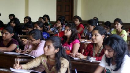 ईडब्ल्युएस, ओबीसी, एसईबीसी वर्गातील मुलींना व्यावसायिक शिक्षणासाठी शंभर टक्के शुल्कमाफी