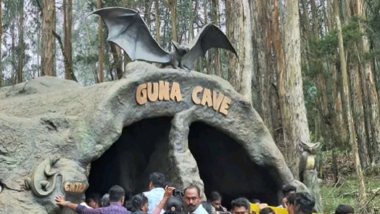 हे ठिकाण हायकिंग व ट्रेकिंग साठी प्रसिद्ध आहे. मात्र, गुहांच्या अंधाऱ्या व अरुंद वाटा धोकादायक असल्यामुळे स्थानिक मार्गदर्शकासह जाणं शिफारस केलं जातं. Devil’s Kitchen हे एक निसर्गरम्य आणि थोडंसं रहस्यमय ठिकाण आहे, जे पर्यटकांच्या आकर्षणाचा केंद्रबिंदू ठरलेलं आहे, विशेषतः थोडं हटके अनुभव घेऊ इच्छिणाऱ्यांसाठी.