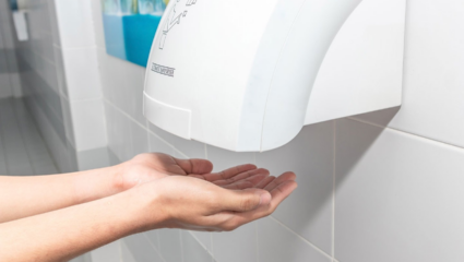 हॅन्ड ड्रायरचा अतिवापर होऊ शकतो आरोग्यास घातक! मॉलमधील चकचकीत सोयीमागे दडलेली धोके