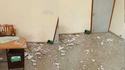 नाव मोठं लक्षण खोटं…, पालिका शाळेच्या इमारतीचं प्लास्टर कोसळले; पालिका आयुक्त ठेकेदारासह अधिकाऱ्यांवर होणार कारवाई?