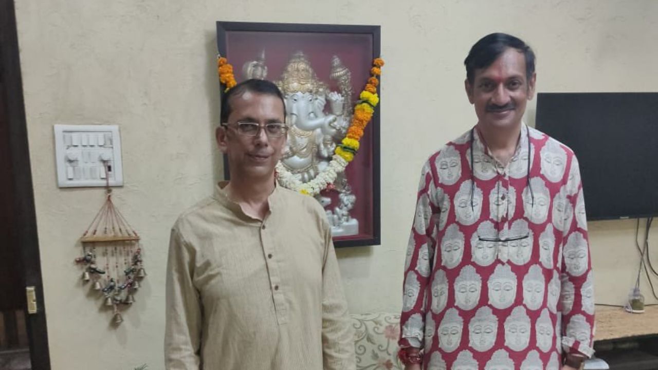 23 सप्टेंबर 1965 रोजी जन्मलेले राजकुमार मानवेंद्र सिंह गोहिल हे भारतातील पहिले समलैंगिक राजकुमार आहेत. 2006 साली ते समलैंगिक आहेत,अशी माहिती लोकल वृत्तपत्राला दिली.  