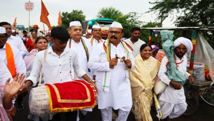 बळीराजाला चांगले दिवस येवो, बेरोजगारांना रोजगार मिळो; हर्षवर्धन सपकाळ यांची पांडुरंगाकडे प्रार्थना