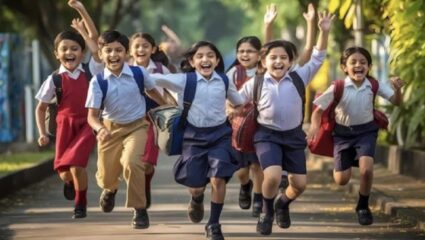 School Holidays 2025 : यंदा शाळांना वर्षभरात 128 सुट्या; दिवाळीची १० दिवस अन्…