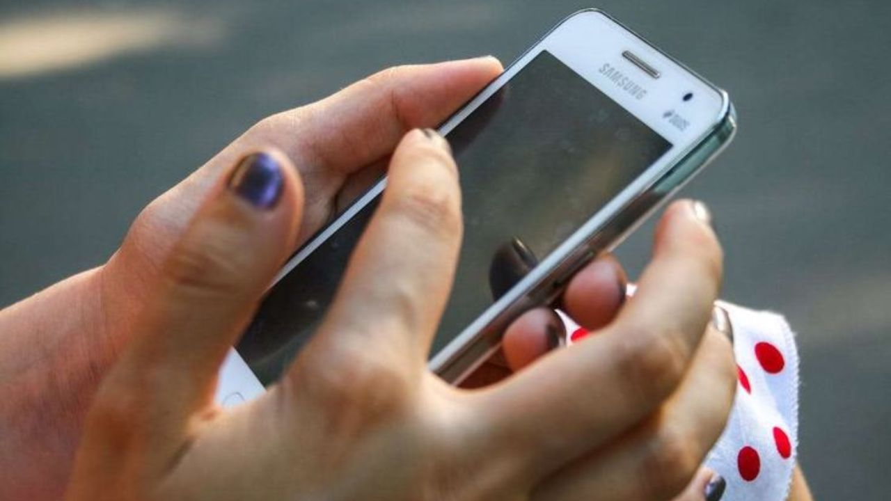 Tech Tips: आता स्क्रीनशॉटमध्ये नाही दिसणार स्मार्टफोनचा नोटिफिकेशन बार, फक्त ऑन करा ही सेटिंग