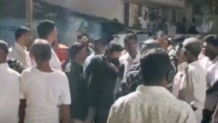 solapur : सोलापुरात किरकोळ कारणावरून दोन गटात गोंधळ, माजी नगरसेवकाच्या मुलांसह 7 जण जखमी
