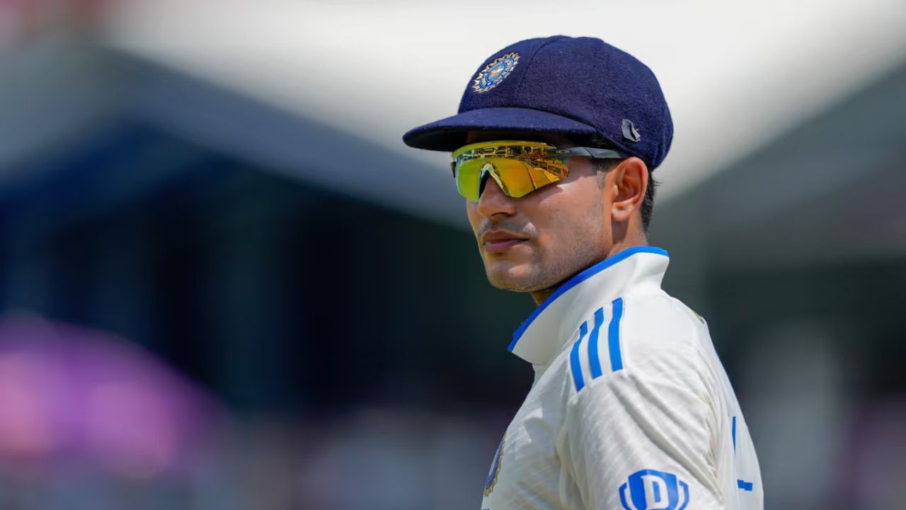 सर्वात तरुण कसोटी कर्णधाराच्या यादीमध्ये पहिल्या स्थानावर शुभमन गिल आहे.त्याला भारतीय संघाचे कर्णधार पद हे 25 वर्ष 270 दिवसांमध्ये मिळाले आहे. फोटो सौजन्य : X