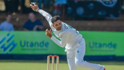 केशव महाराजने रचला इतिहास! असे करणारा ठरला दक्षिण आफ्रिकेचा पहिला खेळाडू