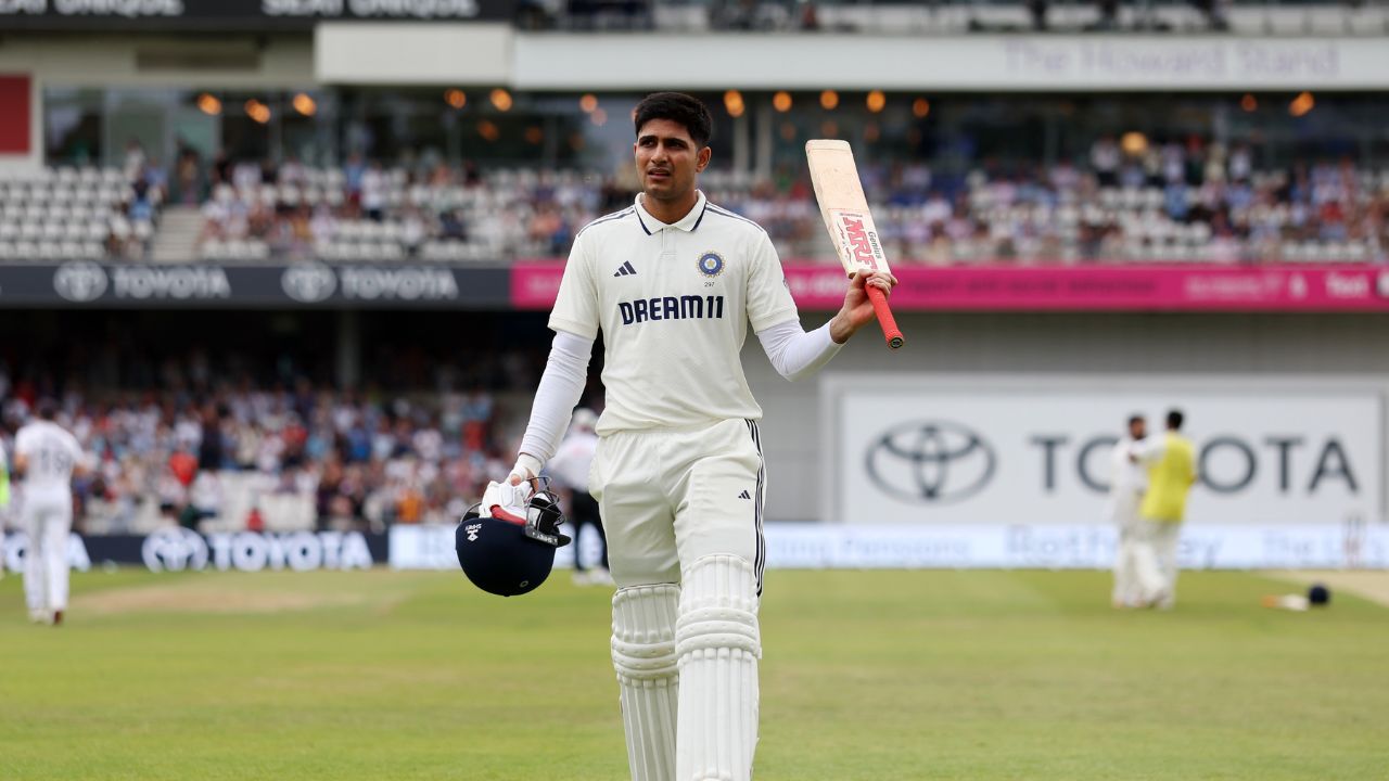 भारतासाठी दुसरे शतक हे टीम इंडीयाचा कर्णधार शुभमन गिल याने झळकावले होते, त्याने पहिल्या डावामध्ये भारतासाठी 147 धावांची खेळी खेळली होती, त्याने त्याच्या कॅप्टन्सीमध्ये सर्वानाच प्रभावित केले. फोटो सौजन्य – X (BCCI)