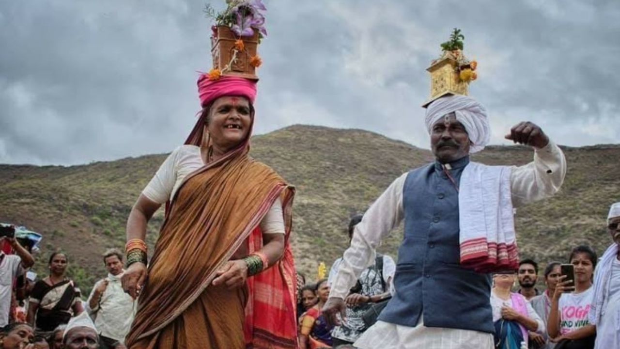 कोणत्याही युगात वीटेवर उभा राहणाऱ्या विठ्ठलाची त्याच्या भक्तांवर अपार प्रेम आहे. 