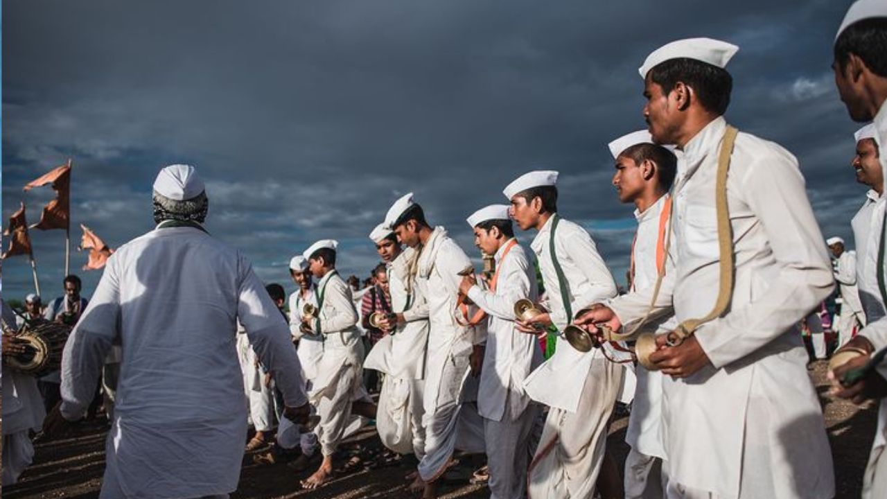 पुणे वारीला निघाल्याने पापांचा नाश होऊन पुण्य मिळते म्हणून पुणे.