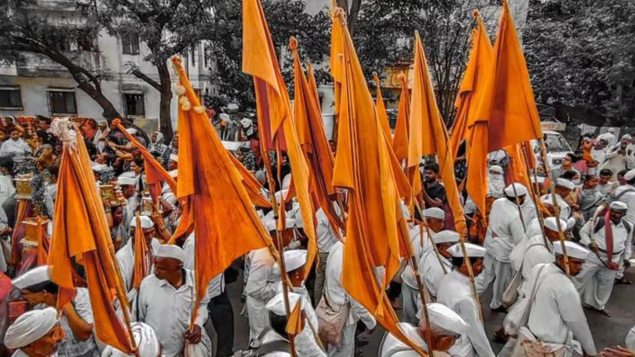 बरड : संसारातील द्वंद्वापासून मुक्ती आणि बासनाहीन जीवन (बरडच्या जमिनीसारखे) ते ठिकाण बरड.