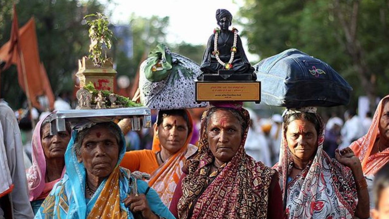 फलटण: ब्रह्म सत्य, जग मिध्या हा अनुभव वारकऱ्याला येतो, जीवनाचे सत्य समजते ते ठिकाण फलटण. 