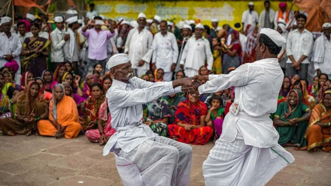 तरडगाव: ब्रह्मानंदाचा अनुभव न घेतल्यास जीवनात रहावे लागेल, या सिद्धांताचे चिंतन.
