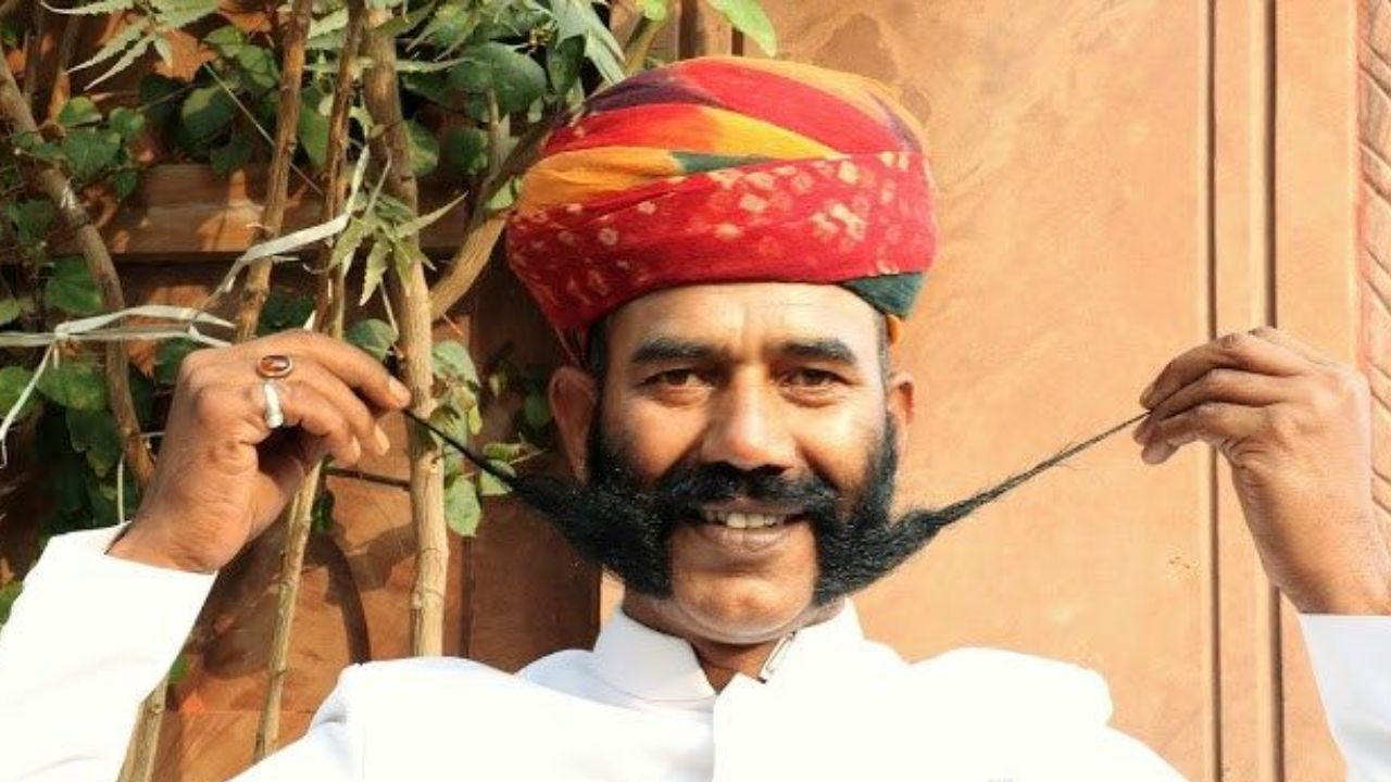 आता तुम्हाला प्रश्न पडला असेल की, स्पर्धेत विजेत्याची कशी निवड केली जाते. तर आम्ही तुम्हाला सांगतो की, स्पर्धेत ज्याच्या मिशा सर्वात लांब आणि आकर्षक असतात त्याला विजेता घोषित केले जाते 
