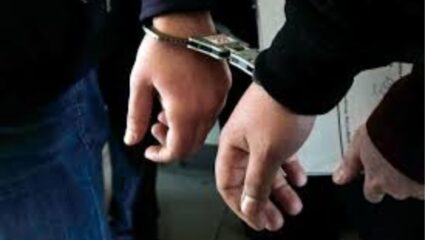 Vasai Crime : चाकूचा धाक दाखवत अपहरण, मात्र गावकऱ्यांनी डाव उधळला; तृतीयपंथीयांच्या वेशात आलेल्या चार जणांना बेदम मारहाण