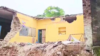 ‘सर छत कोसळतंय!’, मुलं सांगत असतानाही शिक्षकाचं दुर्लक्ष; झालावाड शाळा दुर्घटनेबाबत मोठा खुलासा, १० अधिकारी निलंबित