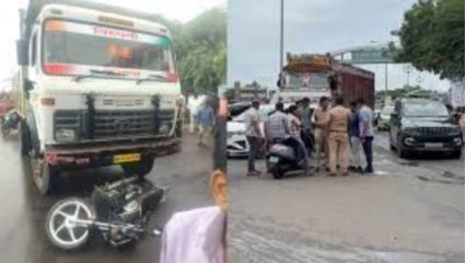Pune Baramati Accident: बारामतीमध्ये भीषण अपघात! डंपर खाली दुचाकी आल्याने तीन जणांचा मृत्यू