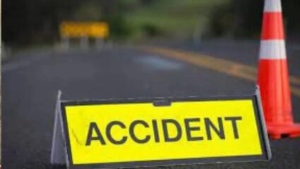 Accident : सोलापूरजवळ मध्यरात्री भीषण अपघात; कार उलटून डॉक्टरचा जागीच मृत्यू