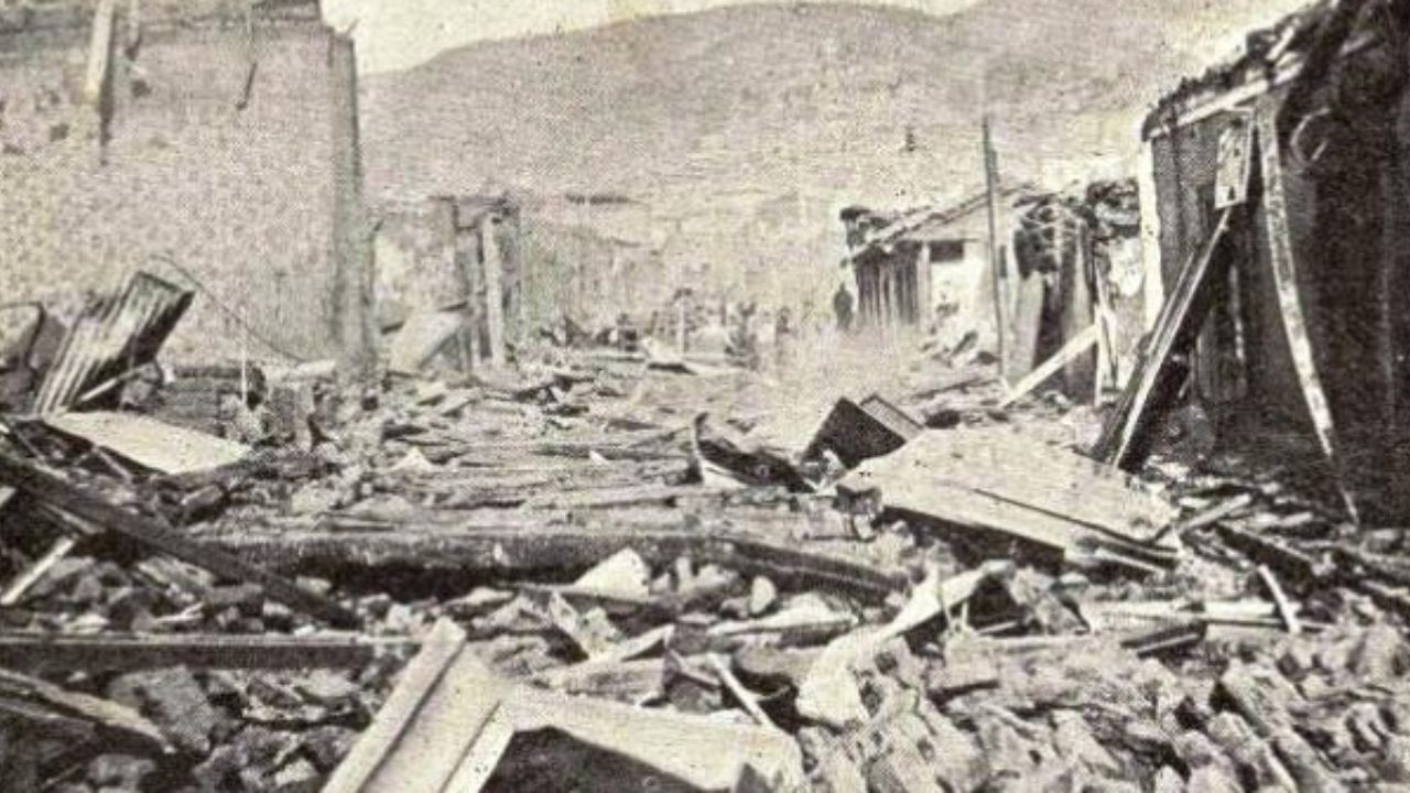 इक्वेडोर-कोलंबिया सीमारेखा (1906) : ८.८ तीव्रतेच्या भूकंपानंतर त्सुनामी आली आणि सुमारे १,५०० लोकांचा जीव गेला.
