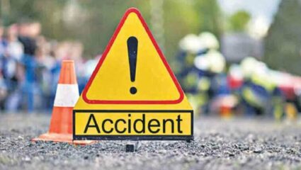 पुणे-नाशिक महामार्गावरील पेठजवळ टेम्पो पलटी; 10 भाविक जखमी