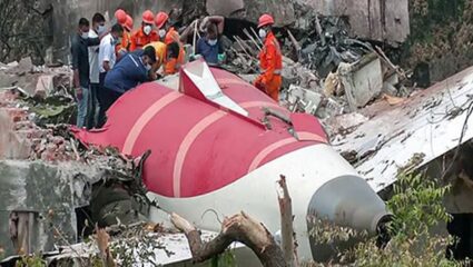 Ahmedabad Plane Crash: एअर इंडियाने पीडितेच्या ब्रिटिश कुटुंबियांना १२ चुकीचे मृतदेह सोपवले, तपासात मोठा खुलासा