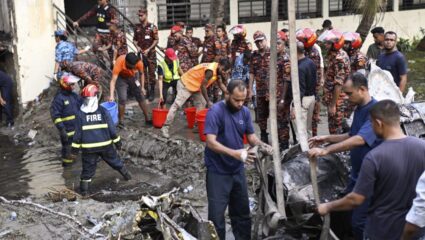 Bangladesh Plane Crash : अपघात पीडितांसाठी भारताकडून बांगलादेशला वैद्यकीय मदत; चीन आणि सिंगापूरही मदतीसाठी पुढे