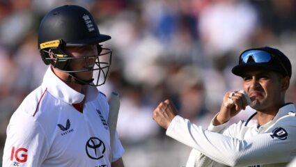 IND vs ENG : क्रिकेट सोडून इंग्लिश टीमचे माइंड गेम सुरु! इंग्लडच्या संघाला सुनील गावस्कर यांनी फटकारलं