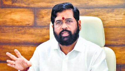 Eknath Shinde : “भगवा दहशतवाद म्हणणाऱ्यांनी हिंदूंची जाहीर माफी मागावी”, एकनाथ शिंदे यांची काँग्रेसवर सडकून टीका