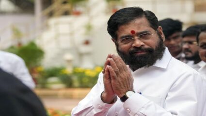 Shivsena News: शिंदे गटाच्या बड्या नेत्याचे राजकीय निवृत्तीचे संकेत…? नेमकं काय आहे कारण