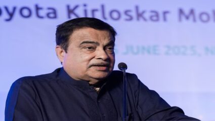 Nitin Gadkari : “चूक झाली तर मी त्यांना सोडणार…”, गुजरात पूल दुर्घटनेप्रकरणी नितीन गडकरींचा कंत्राटदार आणि अधिकाऱ्यांना इशारा