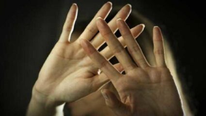 पैशांसाठी मूकबधिर विवाहितेचा छळ; 10 लाखांची मागणी केली अन्…