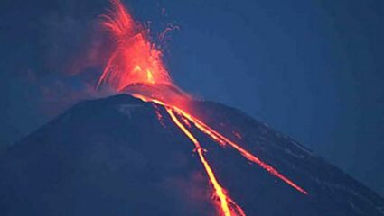 ‘Ring of Fire’ मधून बाहेर आला राक्षस! 1600 किमी धुराची नदी, NASAलाही बसला धक्का