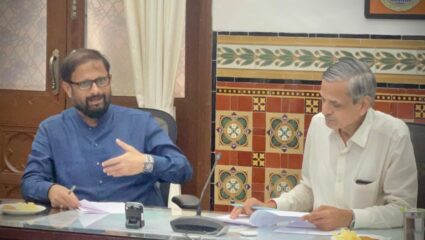 “…अन्यथा जनआंदोलनास तयार रहा,” खासदार नरेश म्हस्के यांचा मध्य रेल्वेला इशारा