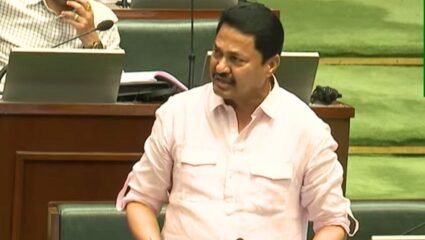 “हनी ट्रॅपमध्ये महाराष्ट्रातले मंत्री, अधिकारी”; नाना पटोलेंच्या दाव्याने खळबळ, थेट पेन ड्राइव्ह दाखवला