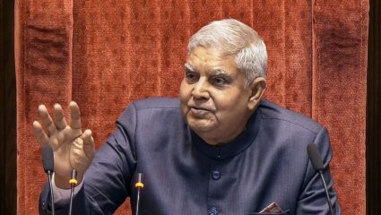मोठी बातमी! अधिवेशनाच्या पहिल्याच दिवशी उपराष्ट्रपती जगदीप धनखड यांचा राजीनामा, कारणही सांगितलं