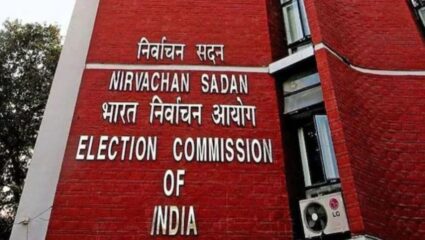मतदार यादीतून नाव वगळल्याचा फायदा नक्की कोणाला? NDA की महाआघाडी, वाचा सविस्तर