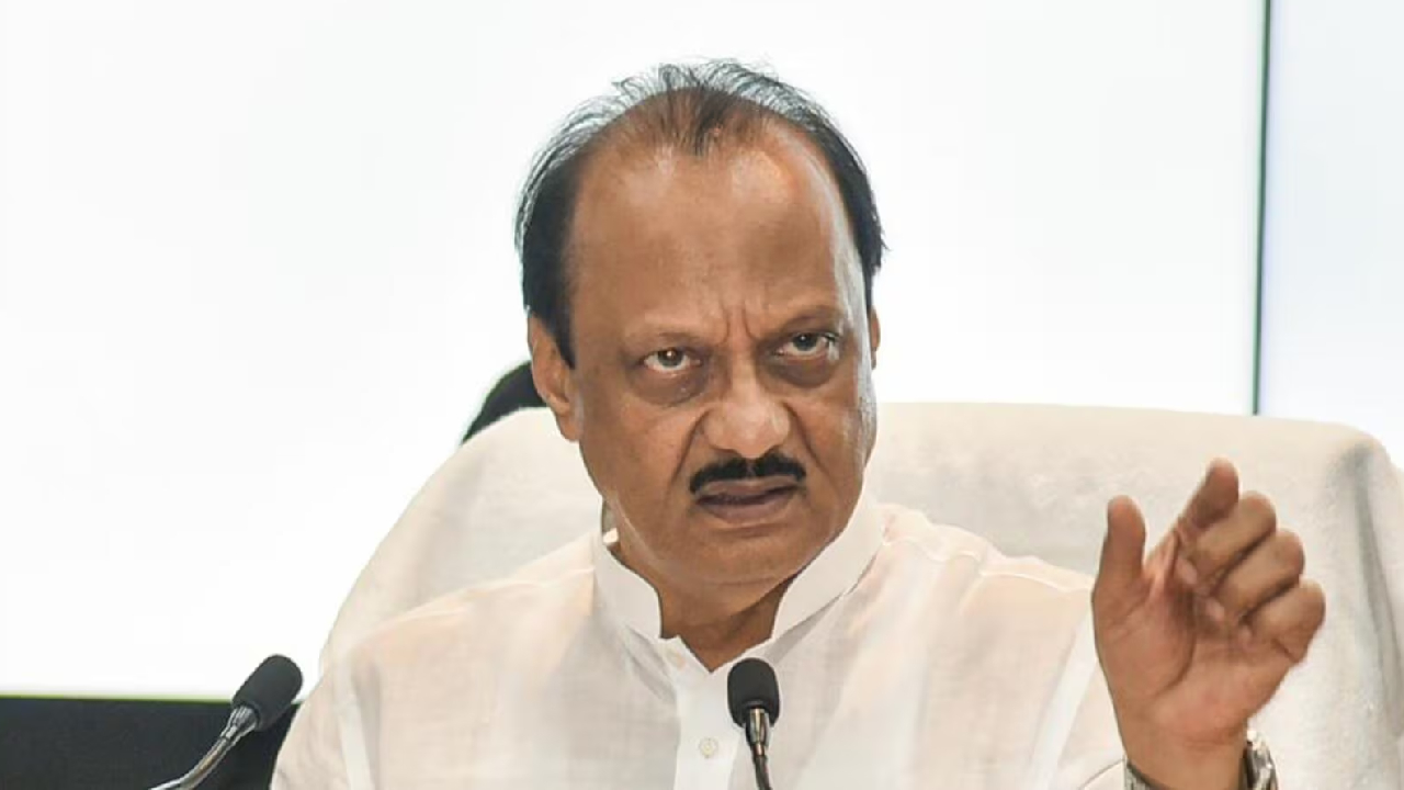 Ajit Pawar: “कोणीही काय मी आडवा आलो तरी ३५३…”; अजित पवारांकडून भल्या पहाटे अधिकाऱ्यांची शाळा