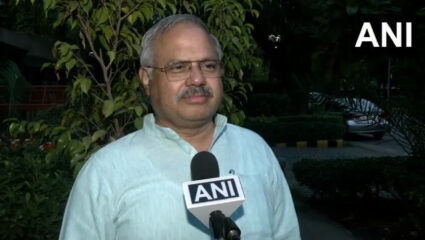 मराठी-हिंदी भाषा वादावर RSS ची भूमिका काय? सुनील आंबेकर म्हणाले, “त्याच भाषेत प्राथमिक…”
