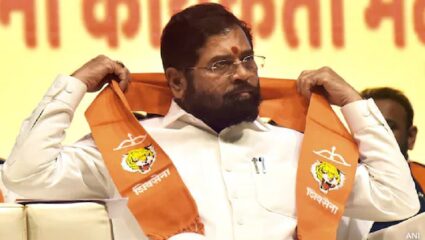 ठाकरे बंधूंच्या युतीची चर्चा अन् इकडे शिंदेंचा मास्टरस्ट्रोक; ‘या’ पक्षाशी युती करत उबाठा-मनसेला दिला धक्का