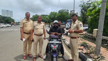 Mumbai News: बेकायदेशीर बाईक टॅक्सीमार्फत अवैध प्रवासी वाहतूक करणाऱ्यांवर… ; पोलिसांनी केली ‘ही’ मोठी कारवाई