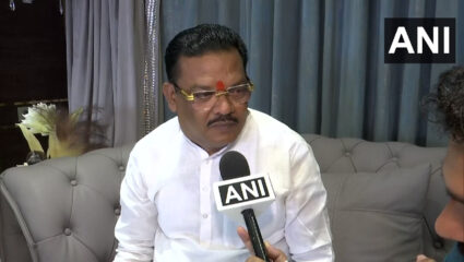 Sanjay Shirsat Breaking: मोठी बातमी! संजय शिरसाटांच्या घरावर हल्ला; युवक आला, दगडफेक केली अन्…